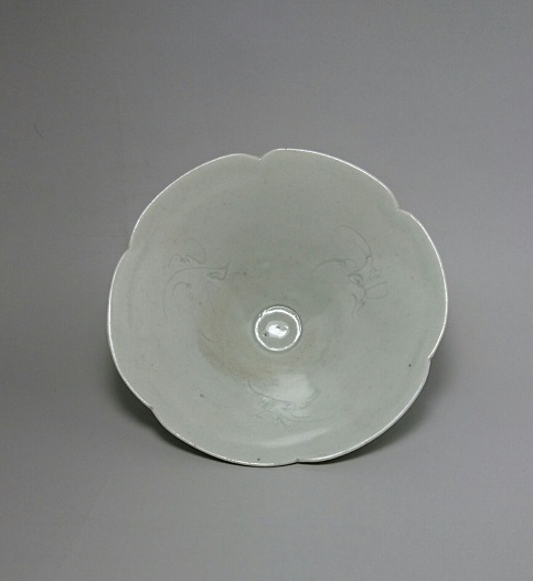 宋 青白瓷花口斗笠盏